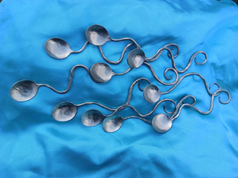 Lžička kovaná z nerezi 