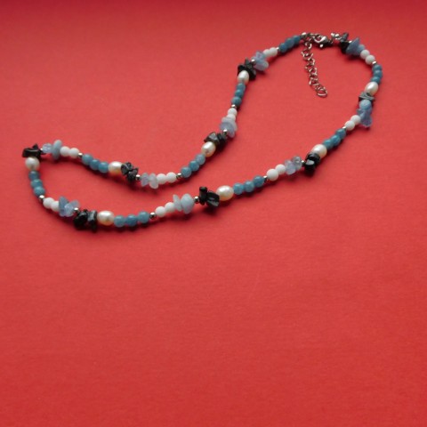 Náhrdelník s barevnými kameny náhrdelník nerez perly polodrahokamy 