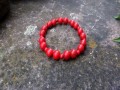 Náramek z červeného howlitu
