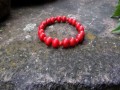 Náramek z červeného howlitu