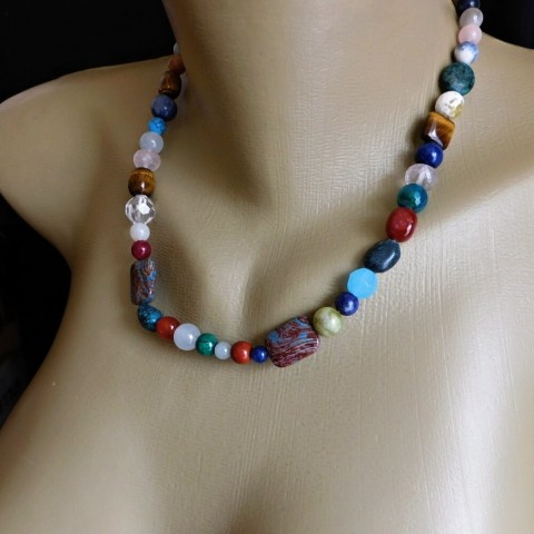 Náhrdelník z barevných  kamenů náhrdelník nerez polodrahokamy barevné kameny 