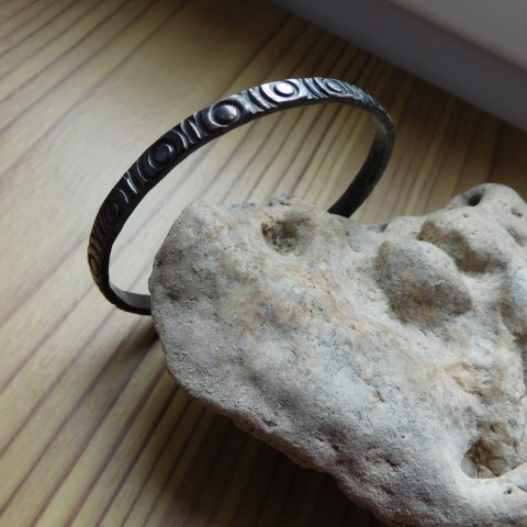 Náramek měděný se vzorkem měděný náramek se vzorkem 