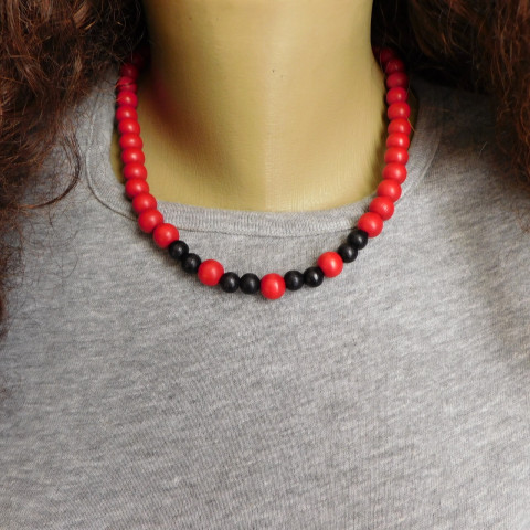 Náhrdelník -červené korálky dřevo náhrdelník červené černé 