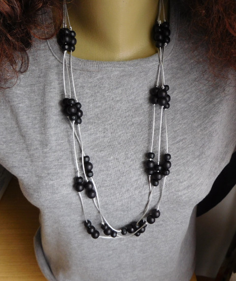 Náhrdelník černý sváteční dřevo náhrdelník černá delší 
