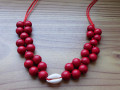 Náhrdelník červený s mušličkou