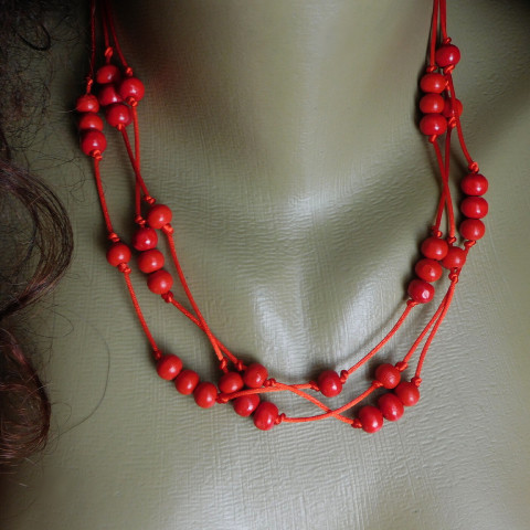 Náhrdelník do červena na krátko dřevo náhrdelník přírodní barvičky červená krátko 