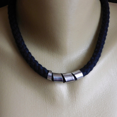 Náhrdelník s nerez trubičkou náhrdelník nerez černé lano 