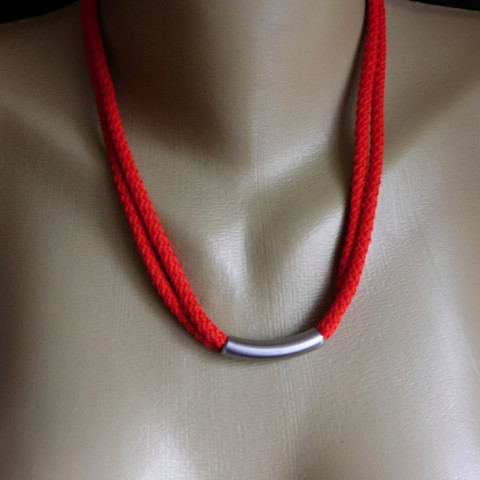 Červený náhrdelník s nerezem náhrdelník nerez červené lano 