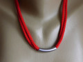 Červený náhrdelník s nerezem