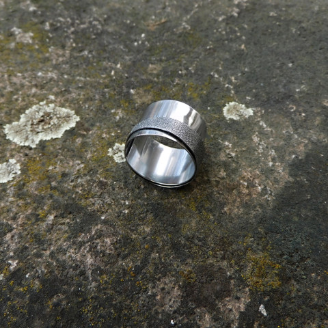 Nerezový prsten - zajímavý prsten širší nerez pánský 