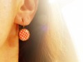 bílé puntíky s červenou - náušnice