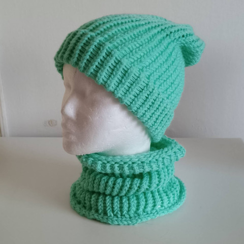 Souprava čepice a nákrčníku čepice souprava nákrčník 