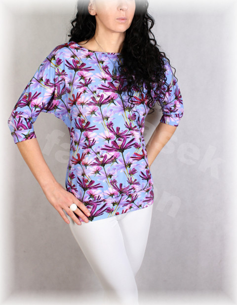 Triko vz.758 SLEVA z 899 kč pestrobarevné modrá fialová růžová letní květy triko vzor vícebarevné 