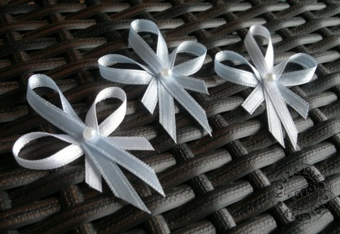 Svatební vývazek světle modrá svatba svatební svatební doplněk svatební dekorace svatební vývazek vývazky pro svatební hosty vývazky pro svatebčany svatební mašlička bílý vývazek barevný vývazek 