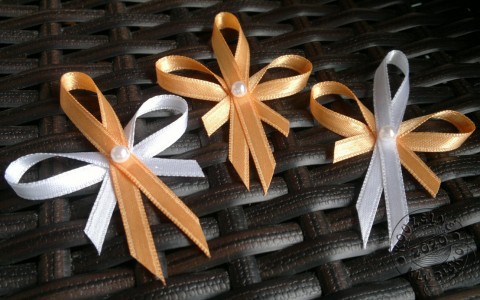 Svatební vývazek oranžová svatba svatební svatební doplněk svatební dekorace svatební vývazek vývazky pro svatební hosty vývazky pro svatebčany svatební mašlička bílý vývazek barevný vývazek 