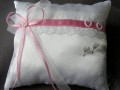 Polštářek-krajka, tm.růžovvá stužka