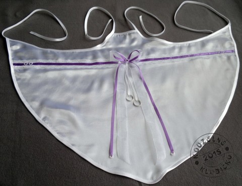 Bryndák pro novomanž./fialové stuhy svatba svatební novomanželé svatební doplněk svatební dekorace satenový bryndák svatební tabule svatební hostina svatební bryndákbryndák pro novo 