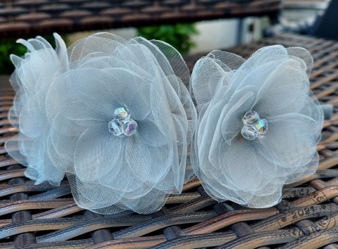 Čelenka s 3 kvítky šedá květ čelenka organza kvítek filc kovová čelenka čelenka s květem čelenka s broží 