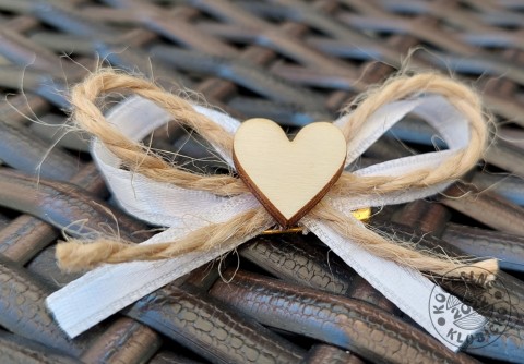 Vývazek pro svědky se srdíčkem svatba svatební svatební doplněk svatební dekorace svatební vývazek vývazky pro svatební hosty vývazky pro svatebčany svatební mašlička bílý vývazek barevný vývazek 