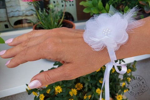 Náramek zavazovací - barva na přání náramek svatební pro miminko svatební čelenka pro družičku svatební doplněk doplněk do vlasů svatební dekorace pro nevěstu do vlasů souprava čelenka a náramek náramek pro družičku náramek na focenísvatba 