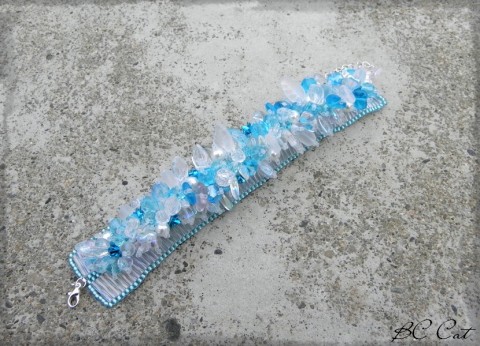 Mořská pěna - náramek šperk náramek srdce korálky moře doplněk zdobený květiny srdíčka růže lístky něžný lístečky bohatý huňatý 