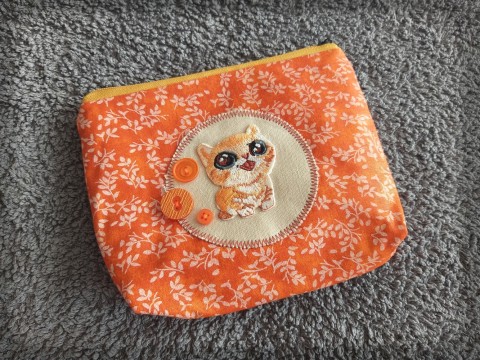 Kapsička na drobnosti no.4 kočka kočička barevná taštička kosmetická kotě aplikace kapsička veselá koťátko kapsa kosmetika na drobnosti hravá mošnička zrzeček zrzek zrzoun 