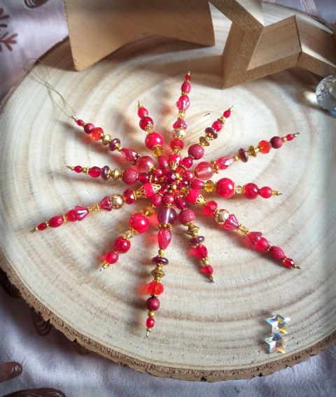 Červená hvězda no.3 dekorace vánoce hvězda ozdoba korálková stromeček vločka sváteční svátky ozdůbka na-stromeček 