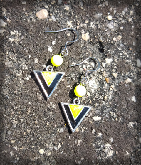 Neonové trojúhelníčky no.1 šperk doplněk náušnice neon korálek trojúhelník neonová trojúhelníček neonka 