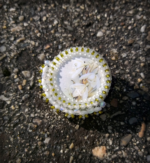 Sněženky - brož brož korálky doplněk sníh květina jaro květ retro kytka trojúhelník sněženka triangl 