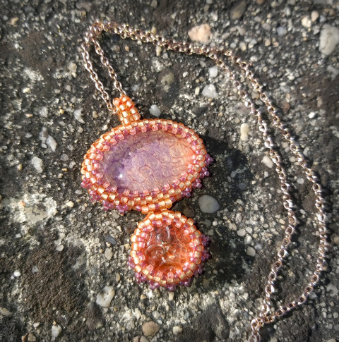 Meruňková nebo lososová? šperk náhrdelník přívěsek korálky doplněk sklo fantazie lososová meruňka filigrán abstraktní sny bublinky bubliny 