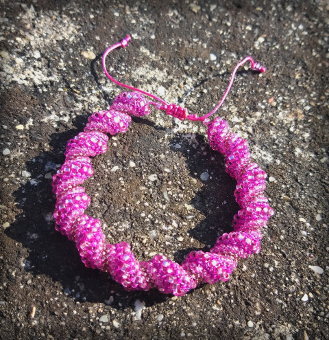 Sladký sen - náramek šperk náramek korálky doplněk spirála korálkování nápadný směs objemný drhaný fuxiová 