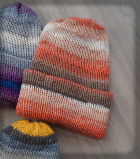 Pestrobarevný kulich no.7 kulich zima čepice pletení akryl duhový barevný veselý univerzální duha pestrobarevný unisex pokrývka hlavy módní doplněk hřeje 