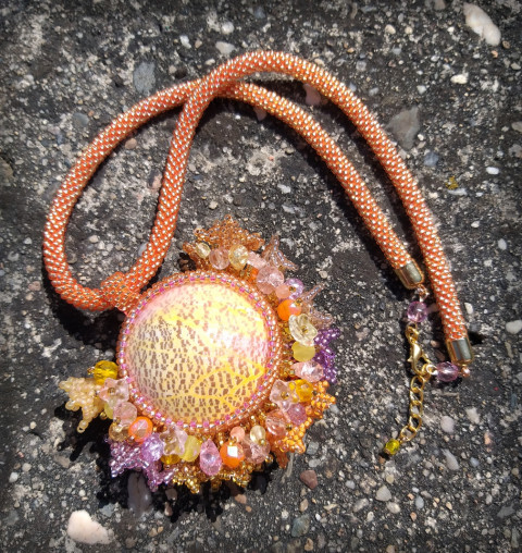 Tropické kvítí - náhrdelník šperk náhrdelník přívěsek korálky doplněk háčkovaná květy barvy kytičky duhový dutinka pestrobarevný kvítka hravý polymer bohatý nápadný tropický tropic slzičky fimošon 