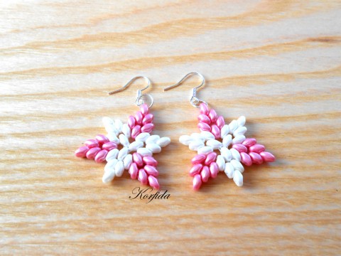 Náušnice šité hvězdičky 94/16 sleva korálky náušnice růžová bílá šité bižuterie lehké trojúhelníky nymo hvězdička sleva hvězdičky pár trojúhelníčky twin superduo dvoudírkové 
