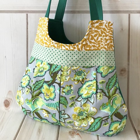 Zelenkavá veverka kabelka taška dívčí veselá mentol 