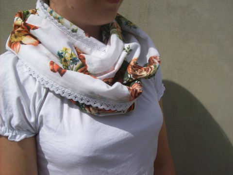 Nákrčník-tunel s růžemi růže nákrčník šálka tunel 