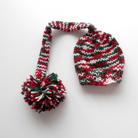 Vánoční čepička červená zima vánoce čepice holčička miminko skřítek fotografování 