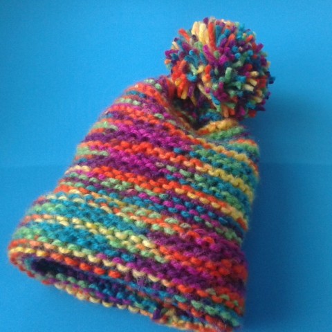 Ručně pletená čepička hlava kulich zima podzim čepice holka kluk pestrobarevná bambule 