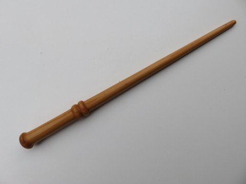 Kouzelnické hůlky dřevo řezba dárek čáry kouzlo magie čaroděj kouzelník kouzelná hůlka kouzelnická hůl larpová hůlka 