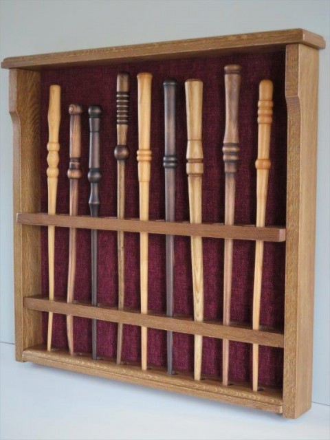 Kam s kouzelnými hůlkami? dřevo řezba dárek čáry kouzlo stojan magie polička čaroděj kouzelník kouzelná hůlka kouzelnická hůl larpová hůlka 